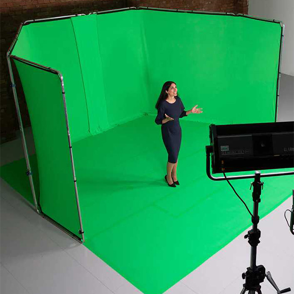 extra large and wide green screen with floor